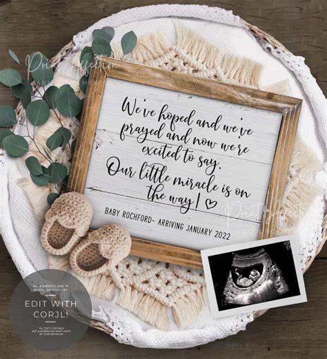 pregnancy announcement boards.